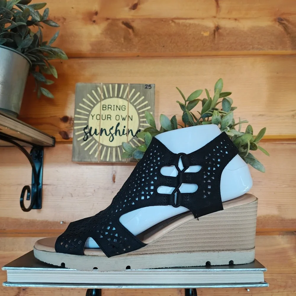 Rockport Hadley Bungee Wedge Heel Sandals Black Leather Lasercut Perf ci383 Sz 8